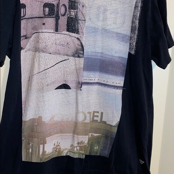 Guess T Shirt - Picture 2 of 2